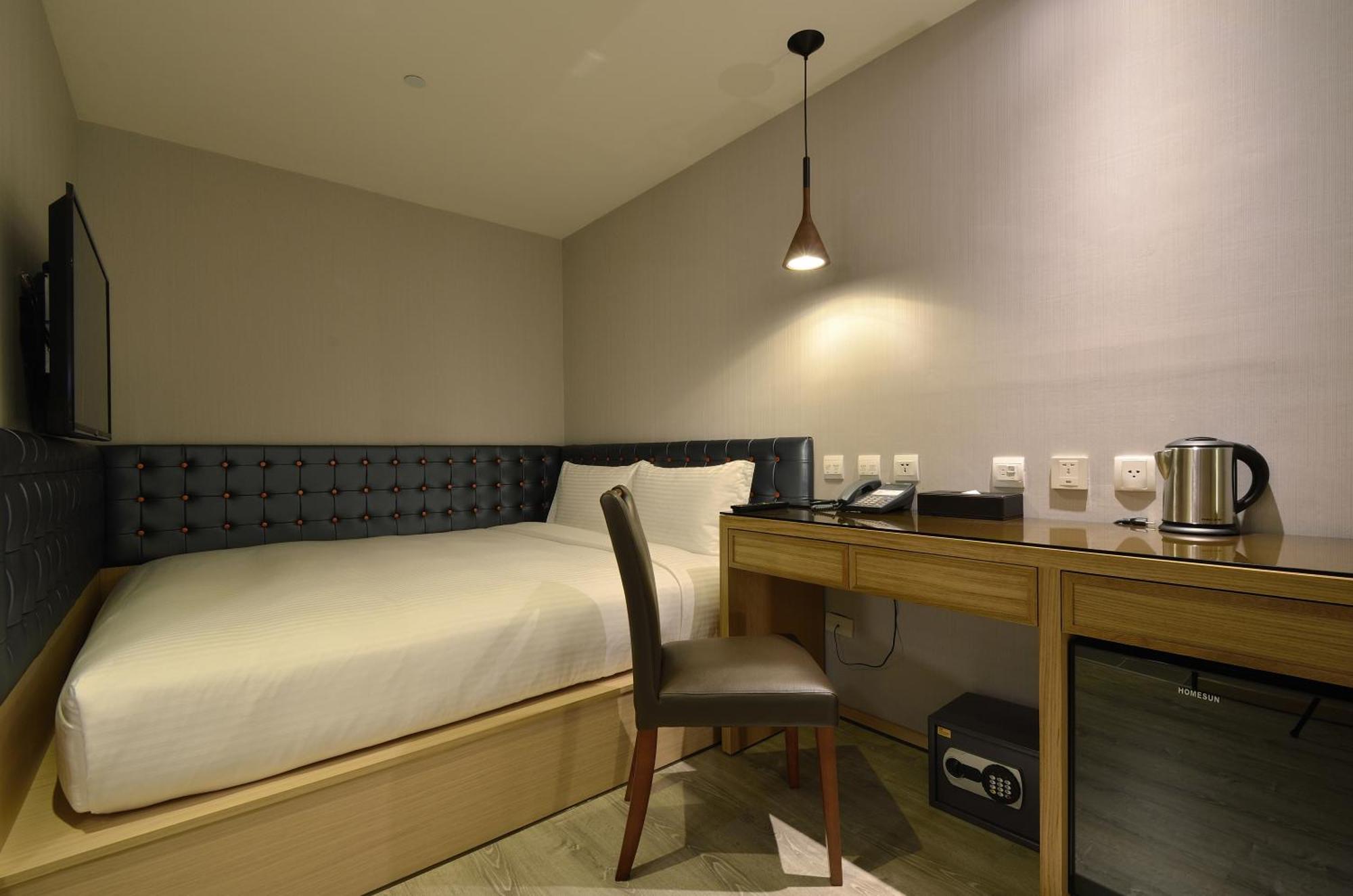 Stay Hotel - Taichung Yizhong Экстерьер фото