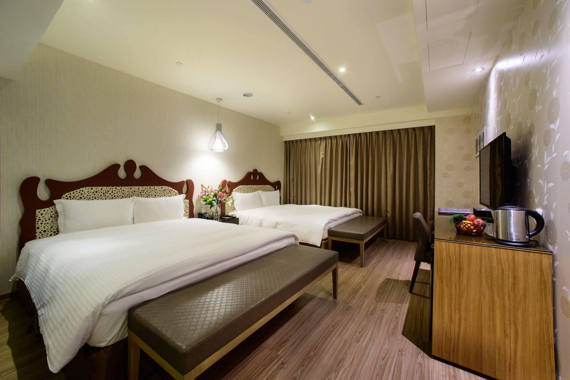 Stay Hotel - Taichung Yizhong Экстерьер фото