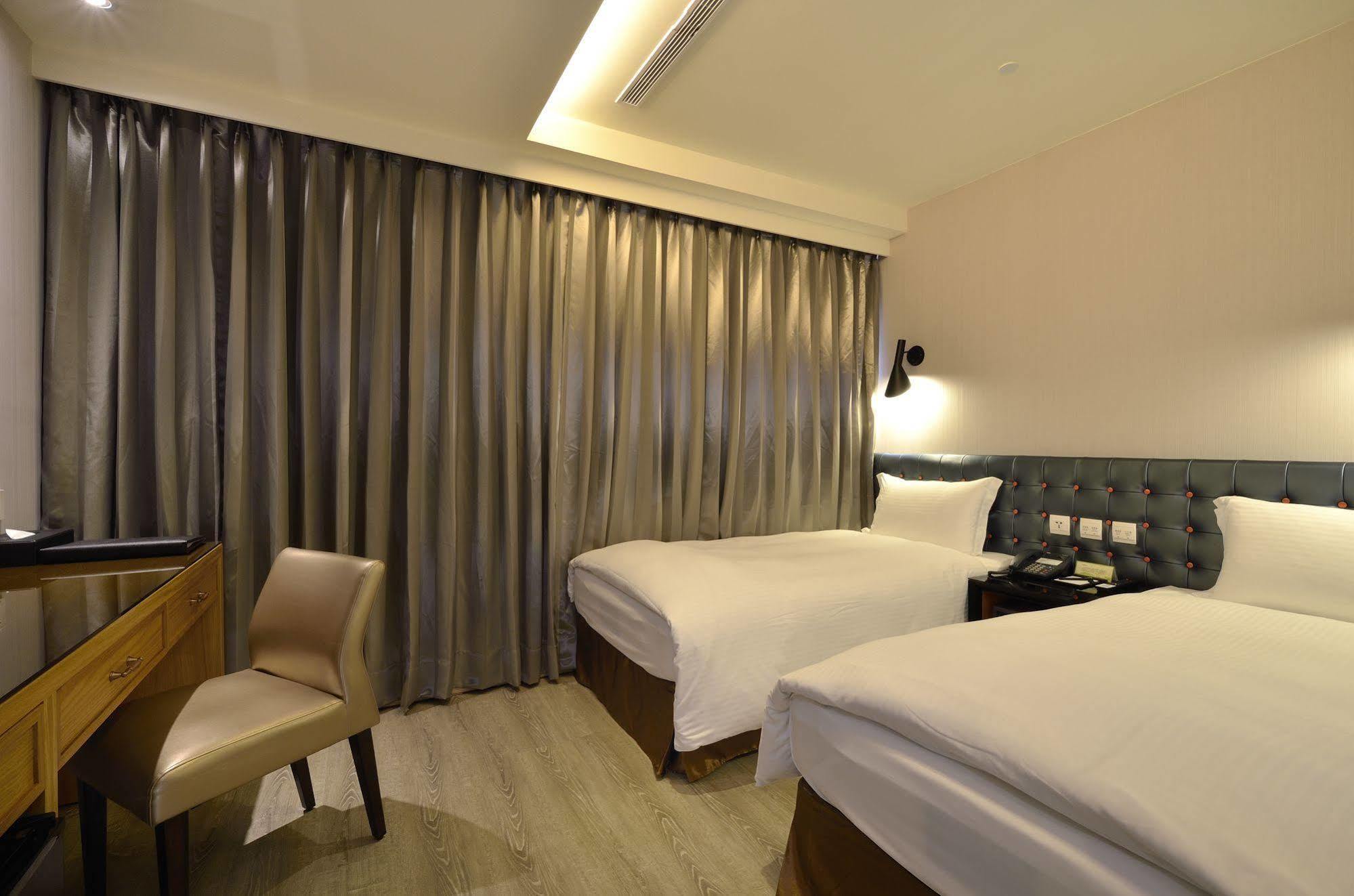 Stay Hotel - Taichung Yizhong Экстерьер фото